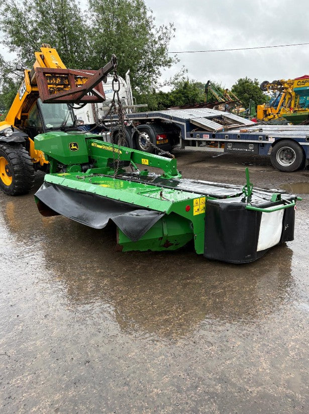 2015 JOHN DEERE 331 MOWER