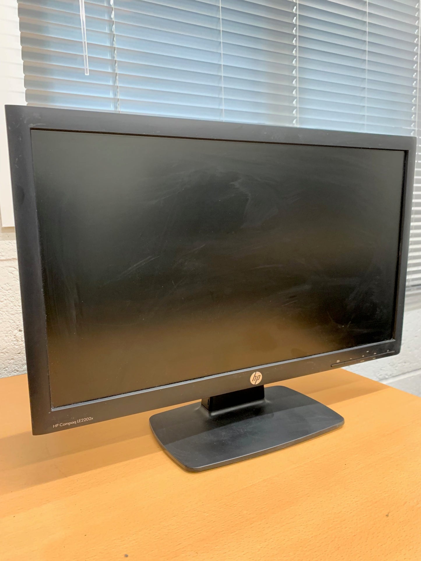 HP COMPAQ LE2202X 21.5" LCD MONITOR - GRADE B