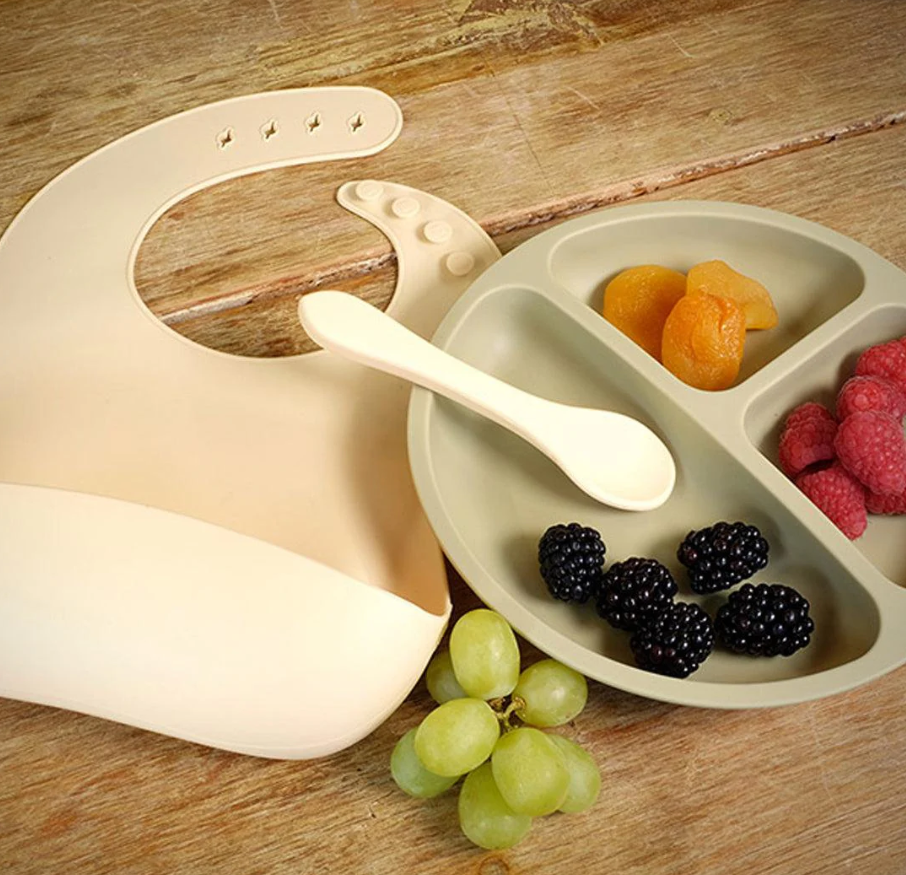 48X NEW MEALTIME PLATE, SPOON & BIB SET - WILLOW/SAND