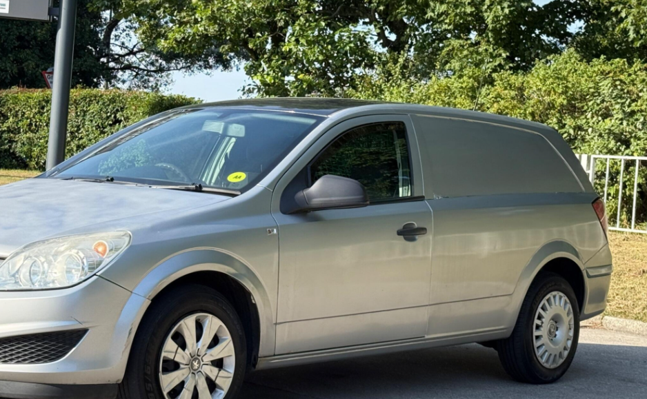 **(ONLY 87K MILEAGE)**2012 VAUXHALL ASTRA CLUB ECOFLEX L1H1 1686CC DIESEL >>--NO VAT ON HAMMER--<<