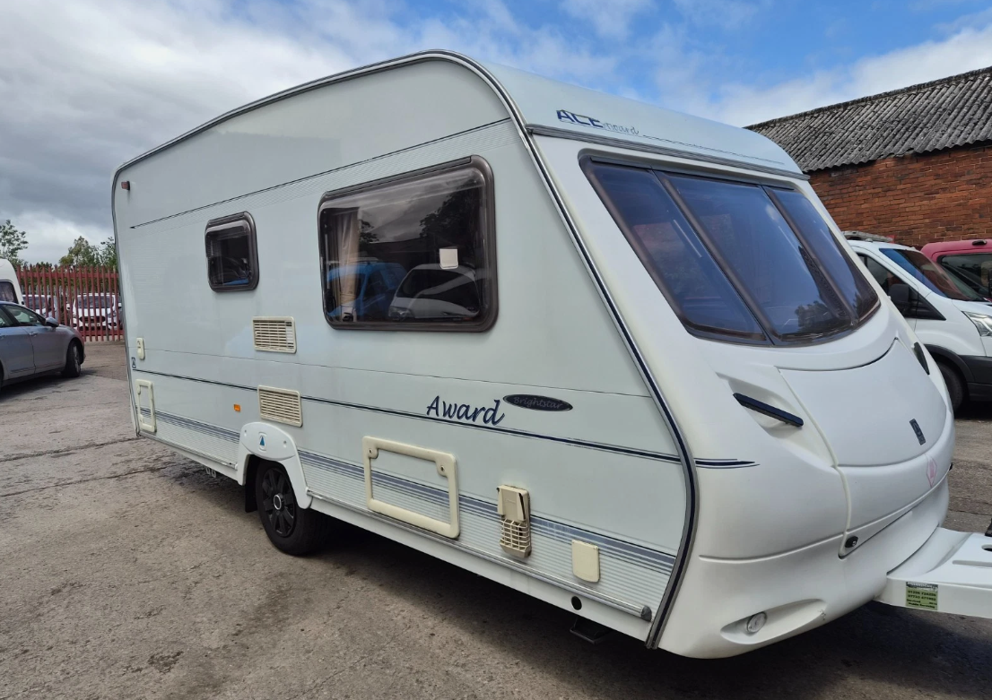 2006 ACE AWARD BRIGHTSTAR 2-BERTH TOURING CARAVAN >>--NO VAT ON HAMMER--<<