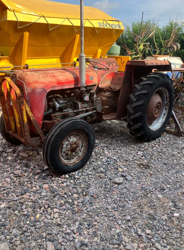 MASSEY FERGUSON 35 TRACTOR