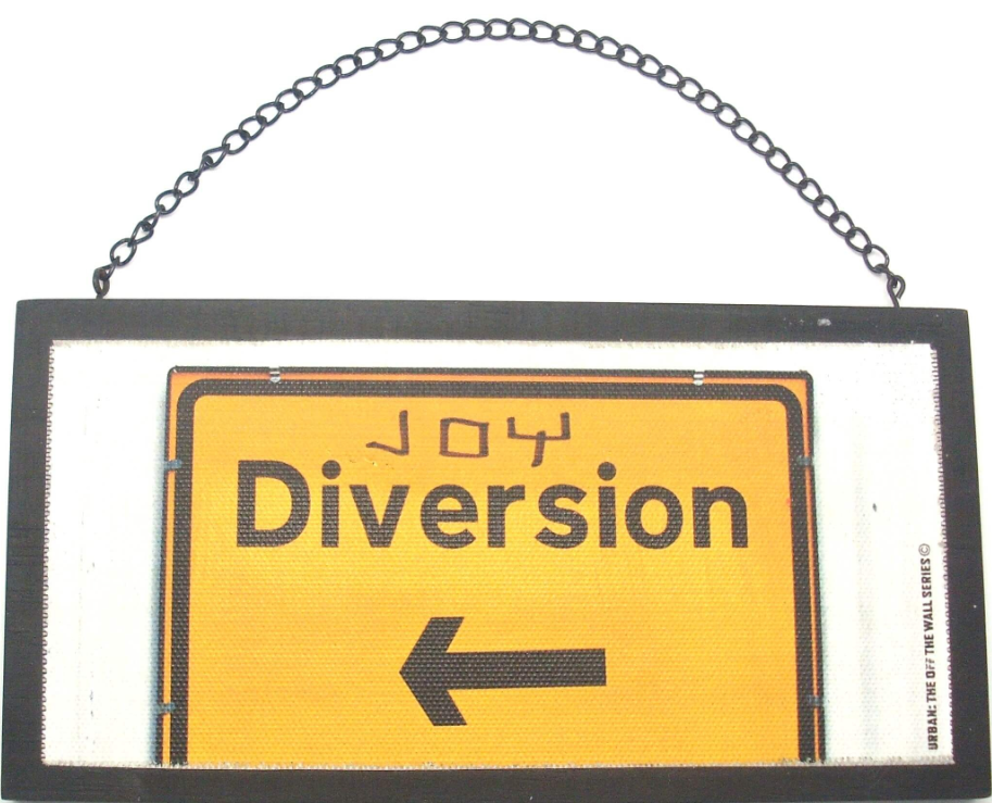 192 X HANGING WOODEN PLAQUE-JOY TXT