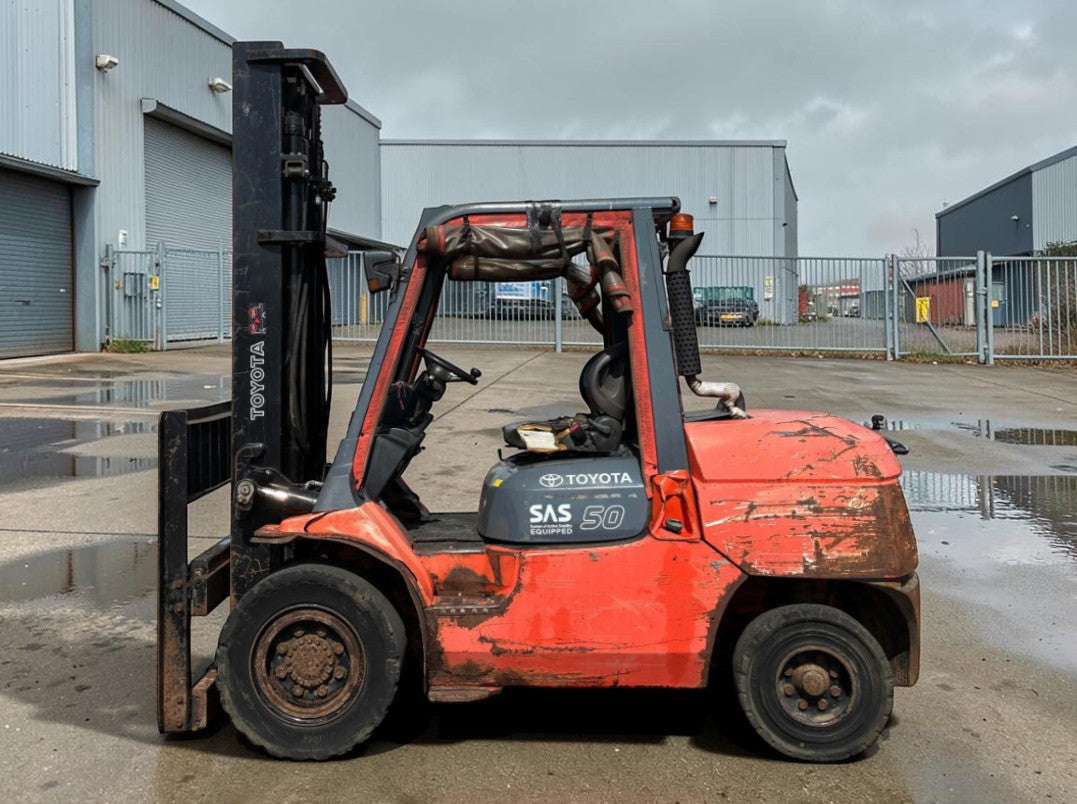 2011 TOYOTA 42-7FDA50 DIESEL FORKLIFT
