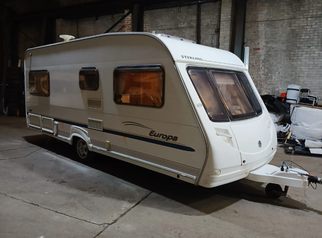 2008 STERLING EUROPA 4 BERTH FIXED BED TOURING CARAVAN >>--NO VAT ON HAMMER--<<