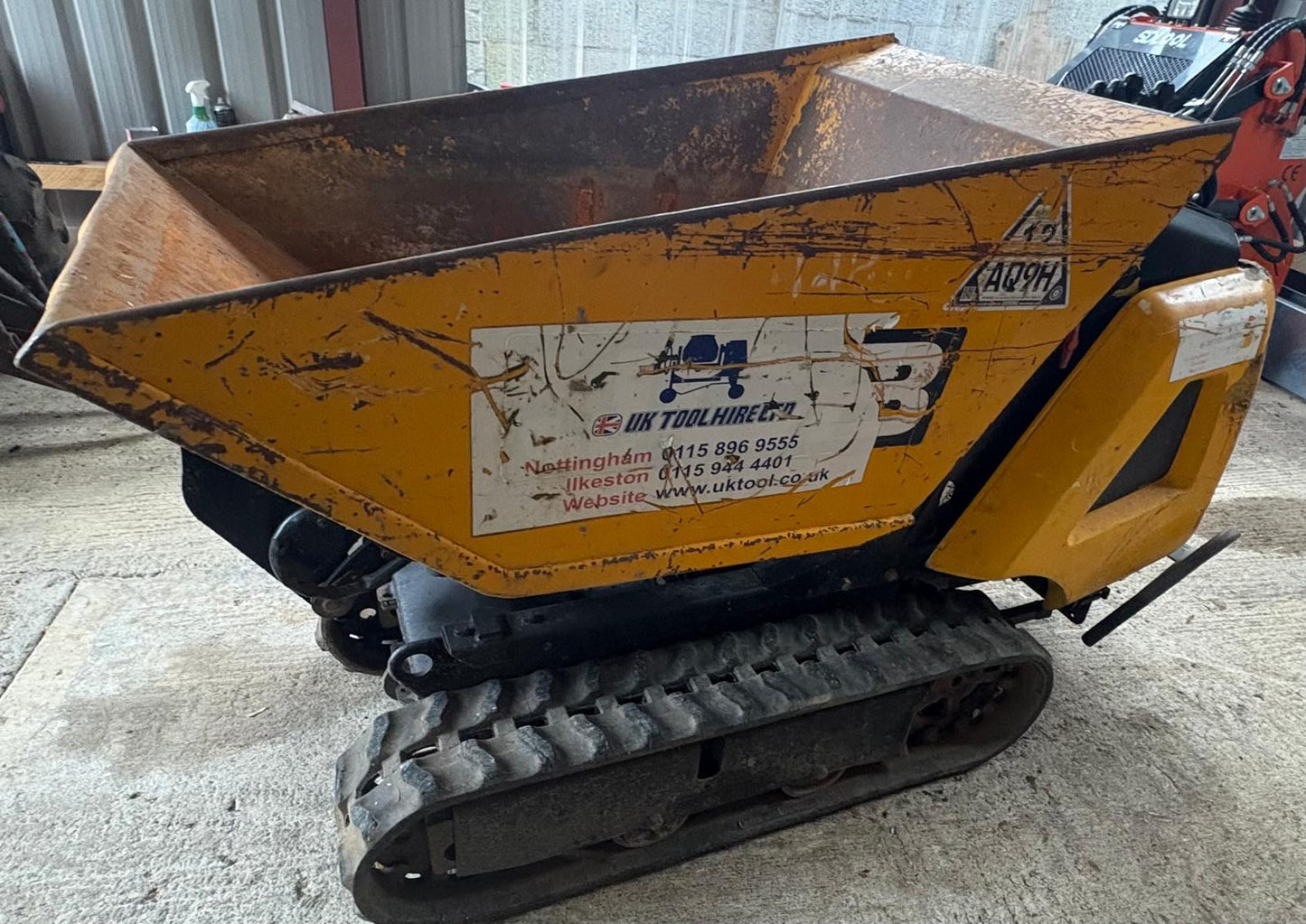 JCB TRACKED DIESEL DUMPER