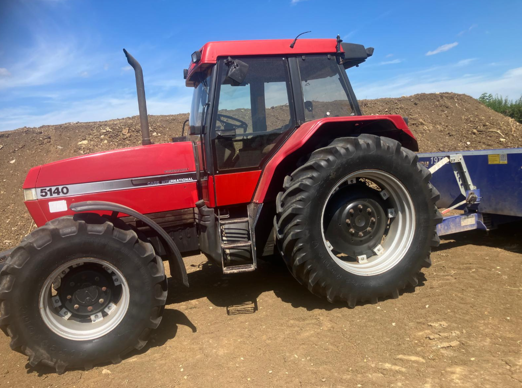 CASE 5140 TRACTOR