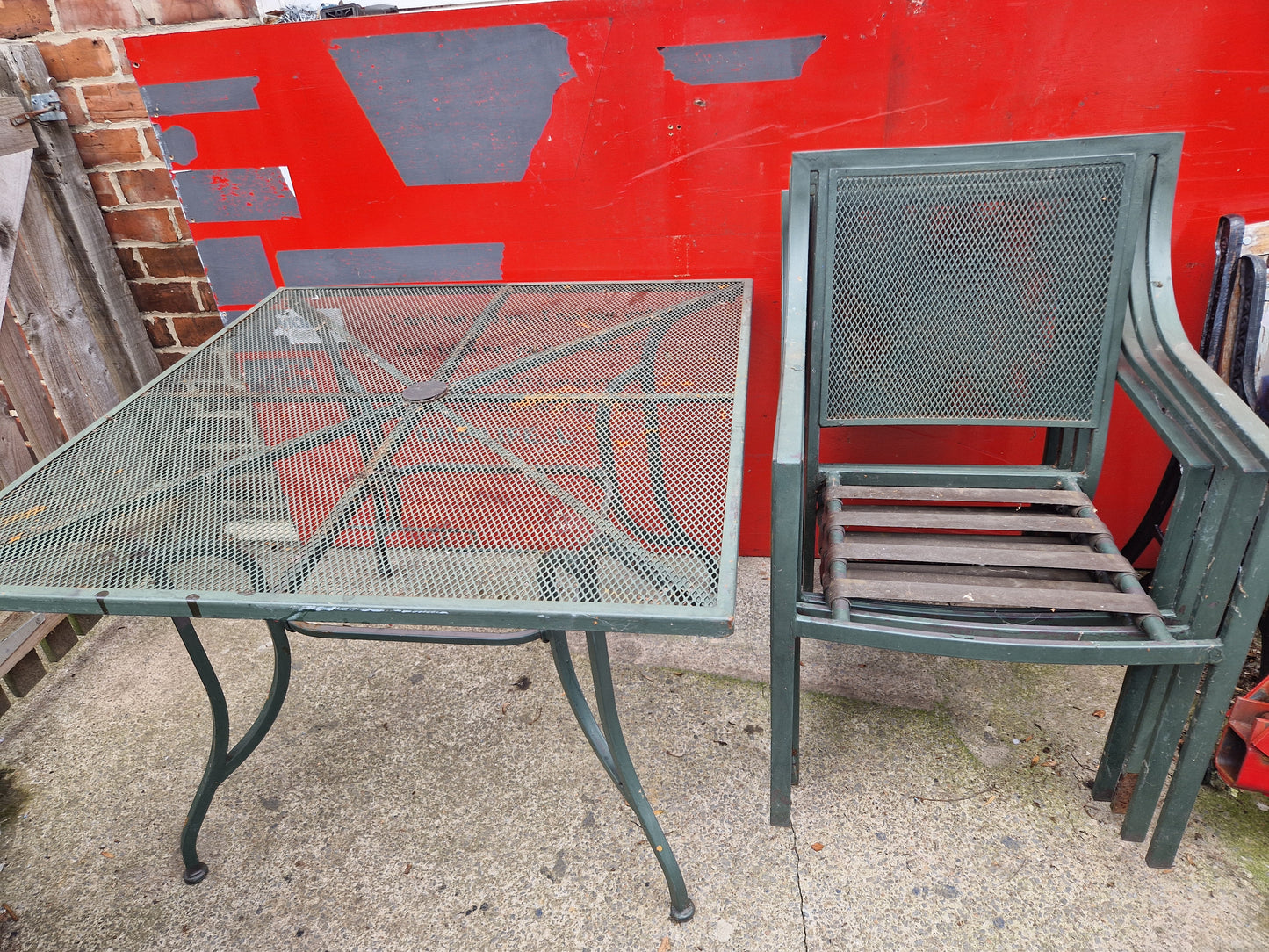 GARDEN TABLE AND 4 CHAIRS OUTDOOR FURNITURE