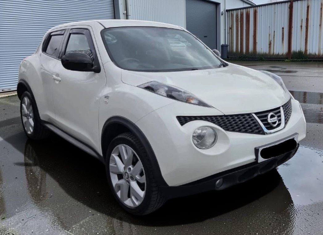 **(ONLY 79K MILEAGE)** 2014 NISSAN JUKE N-TEC 1.6 PETROL MANUAL SUV IN WHITE