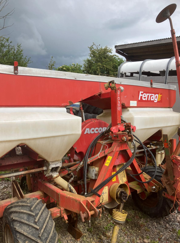 ACCORD FERRAG 6 ROW MAIZE DRILL