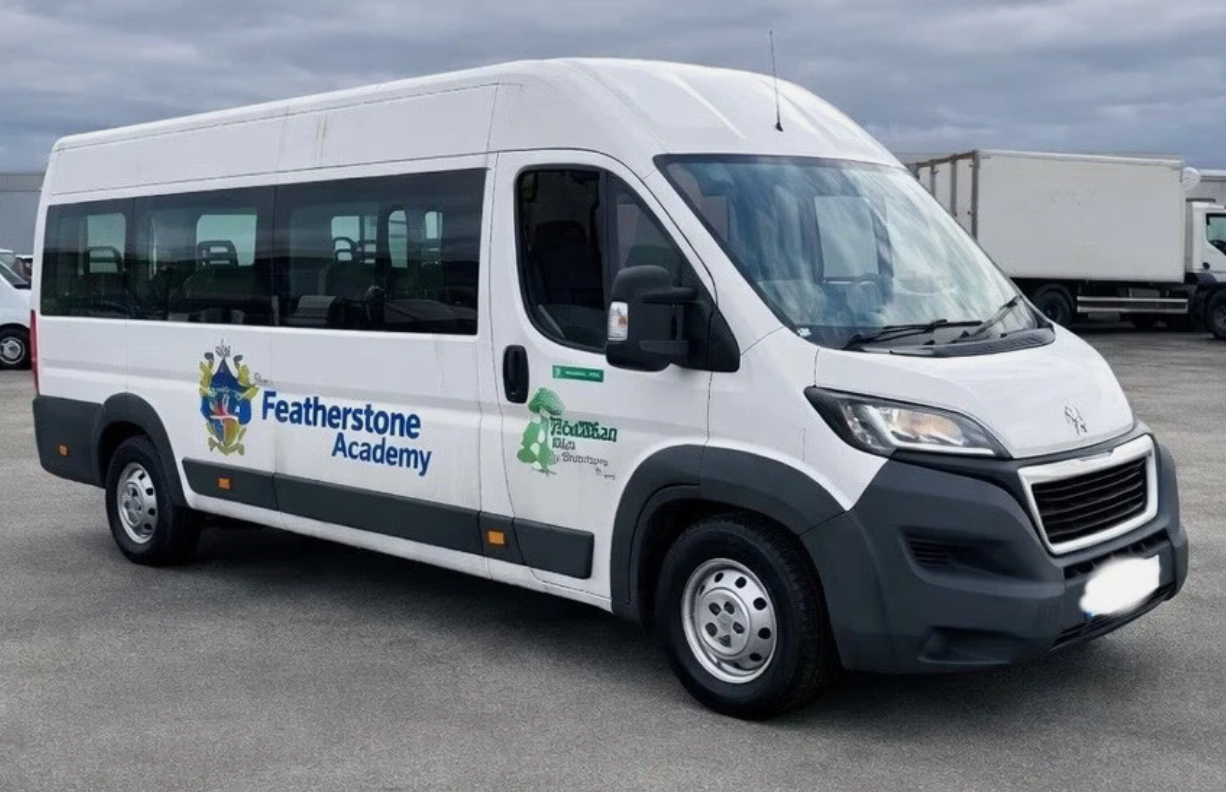 **(ONLY 63K MILEAGE)** 2015 PEUGEOT BOXER LWB L4 17 SEATER MINIBUS