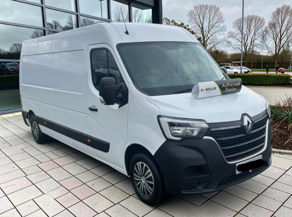 **(ONLY 58K MILEAGE)** 2022 RENAULT MASTER LM35 DCI 135 BUSINESS L2H3 PANEL VAN (22 REG)