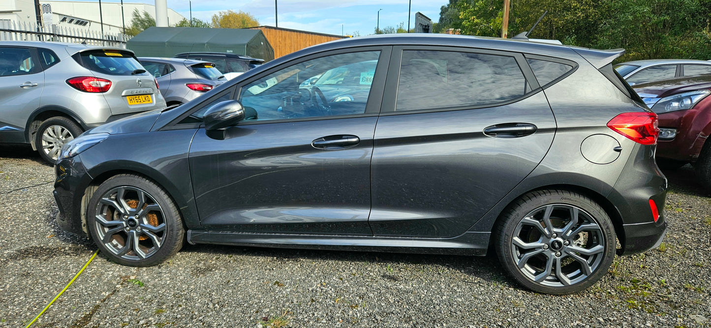 2019 FORD FIESTA ST LINE 1L AUTOMATIC - ONLY 3,400 MILES, STYLISH & LOW INSURANCE!