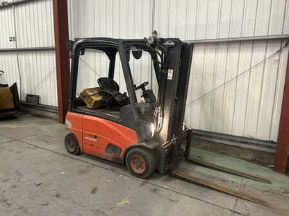 2011 LINDE E16P-01 ELECTRIC FORKLIFT - 4 WHEELS **(INCLUDES CHARGER)**