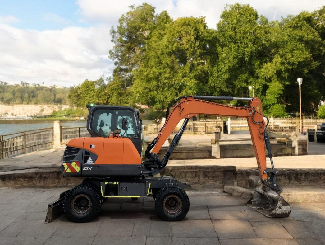 2017 DOOSAN DX57W 5.8 TONNE WHEELED EXCAVATOR