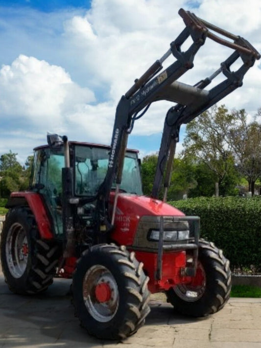 MCCORMICK CX85 TRACTOR