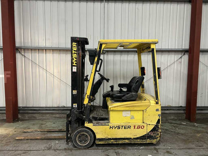 **(INCLUDES CHARGER)** HYSTER J1.8XMT ELECTRIC 3-WHEEL FORKLIFT (2007)