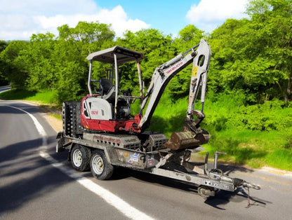 2015 TAKEUCHI TB216 MINI EXCAVATOR + PLANT TRAILER