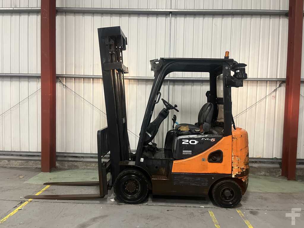 DOOSAN D20SC-5 DIESEL FORKLIFT - 2012 MODEL