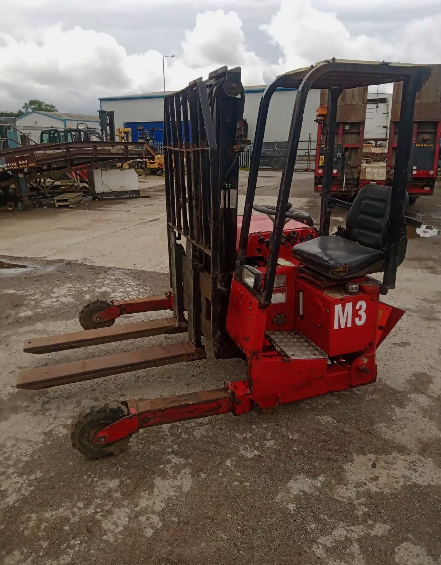 **SPECIAL CLEARANCE** MOFFETT MOUNTY M1501 FORKLIFT