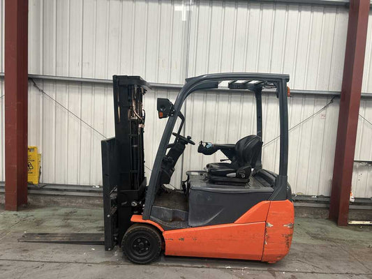 **(INCLUDES CHARGER)** 2014 TOYOTA 8FBET18 3-WHEEL ELECTRIC FORKLIFT – 1,800KG CAPACITY