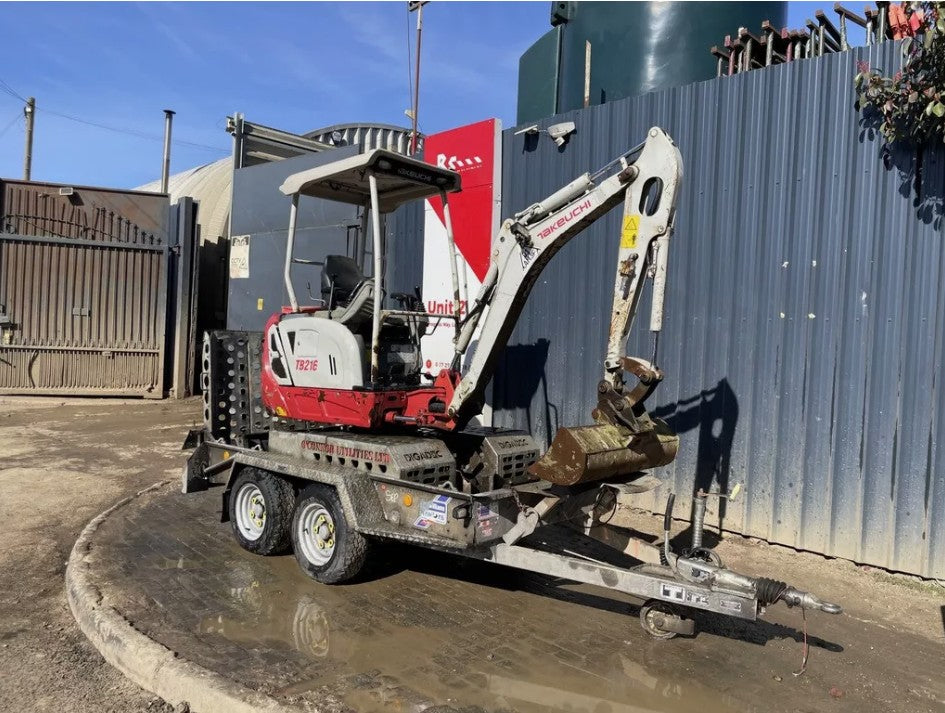 2015 TAKEUCHI TB216 MINI EXCAVATOR + PLANT TRAILER