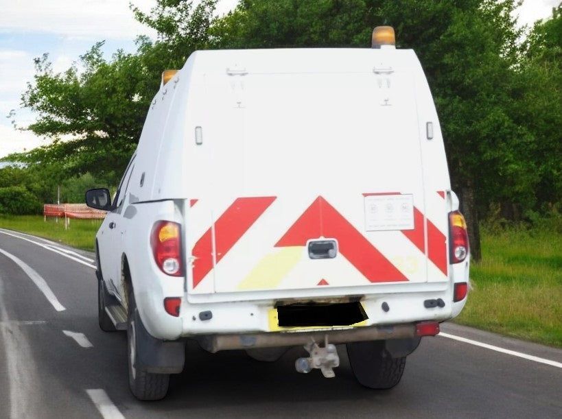 2013/13 MITSUBISHI L200 CLUB CAB 4WD PICKUP (EX-WATERBOARD)