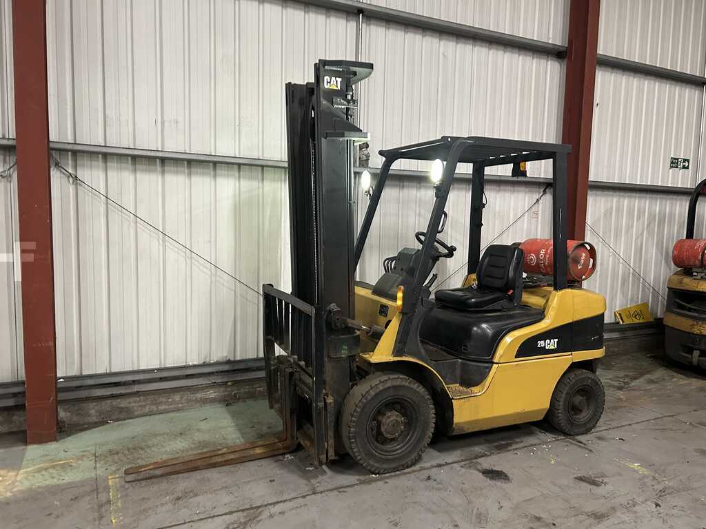 2014 CAT GP25NT LPG FORKLIFT