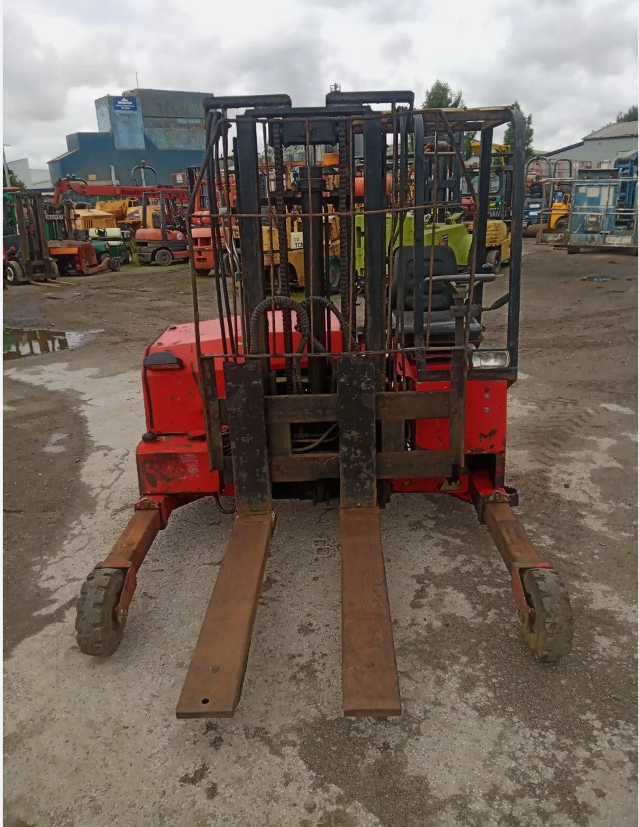 **SPECIAL CLEARANCE** MOFFETT MOUNTY M1501 FORKLIFT