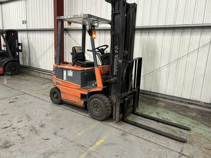 1995 TOYOTA FBMF16 ELECTRIC FORKLIFT **(INCLUDES CHARGER)**