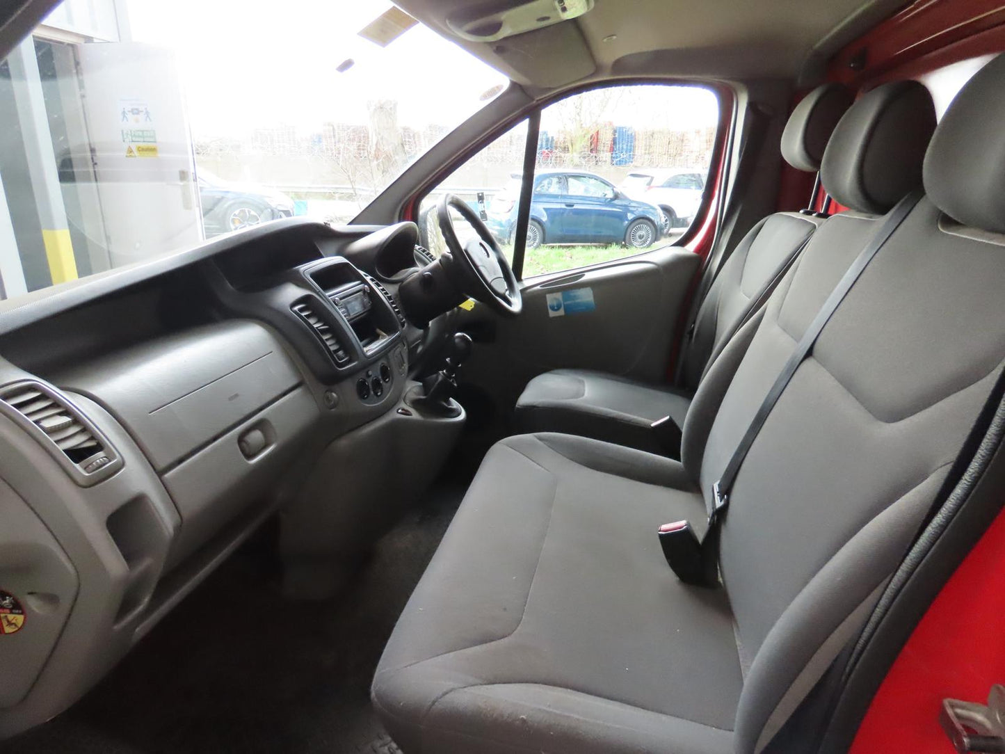 2013 VAUXHALL VIVARO 2900 ECOFLEX CDTI LWB – 2.0L DIESEL – MANUAL **(ONLY 85K MILEAGE)**