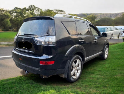 2007 MITSUBISHI OUTLANDER WARRIOR DI-D SUV - BLACK, 7-SEATER, 2.0 TDI MANUAL -NO VAT ON HAMMER--