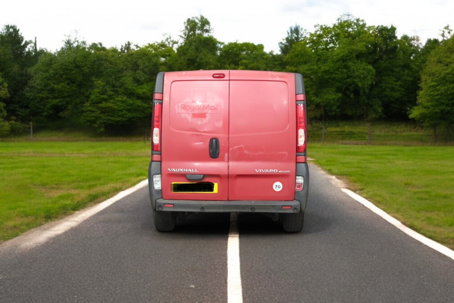 2013 VAUXHALL VIVARO 2900 ECOFLEX CDTI LWB – 2.0L DIESEL – MANUAL **(ONLY 85K MILEAGE)**