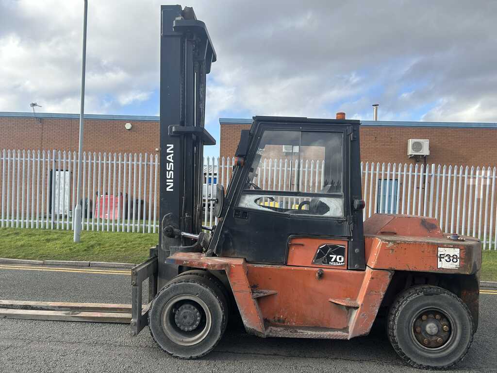 2007 NISSAN ZWF05H70U DIESEL FORKLIFT – 7,000 KG CAPACITY