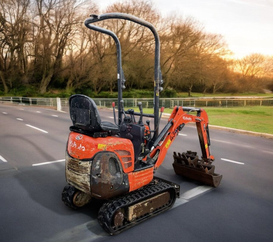 2020 KUBOTA K008-3 MICRO EXCAVATOR HOURS: 1,557