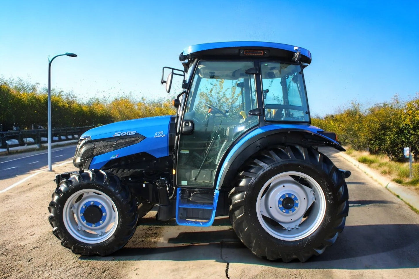 ** BRAND NEW ** SOLIS S75 SHUTTLE XL TRACTOR