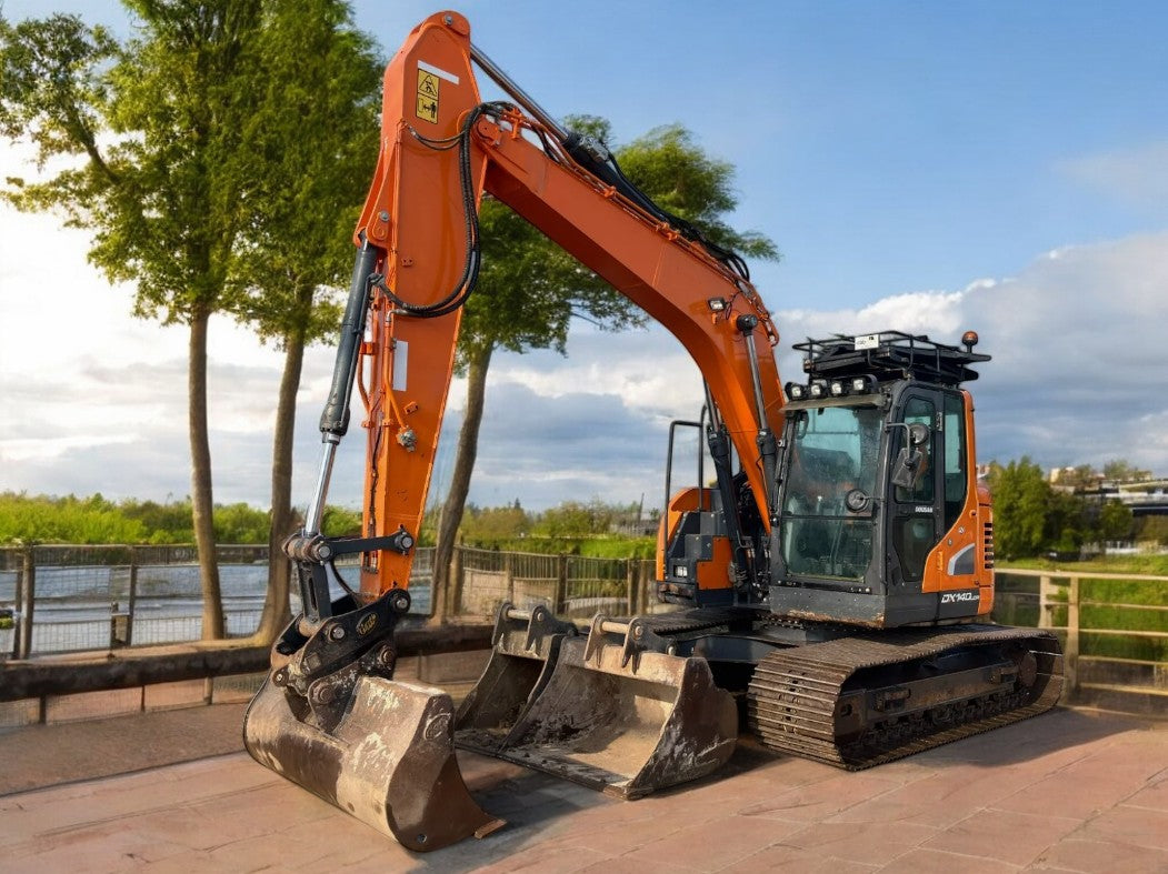 2020 DOOSAN DX140LCR-5 15.6 TONNE EXCAVATOR 3,740 HOURS