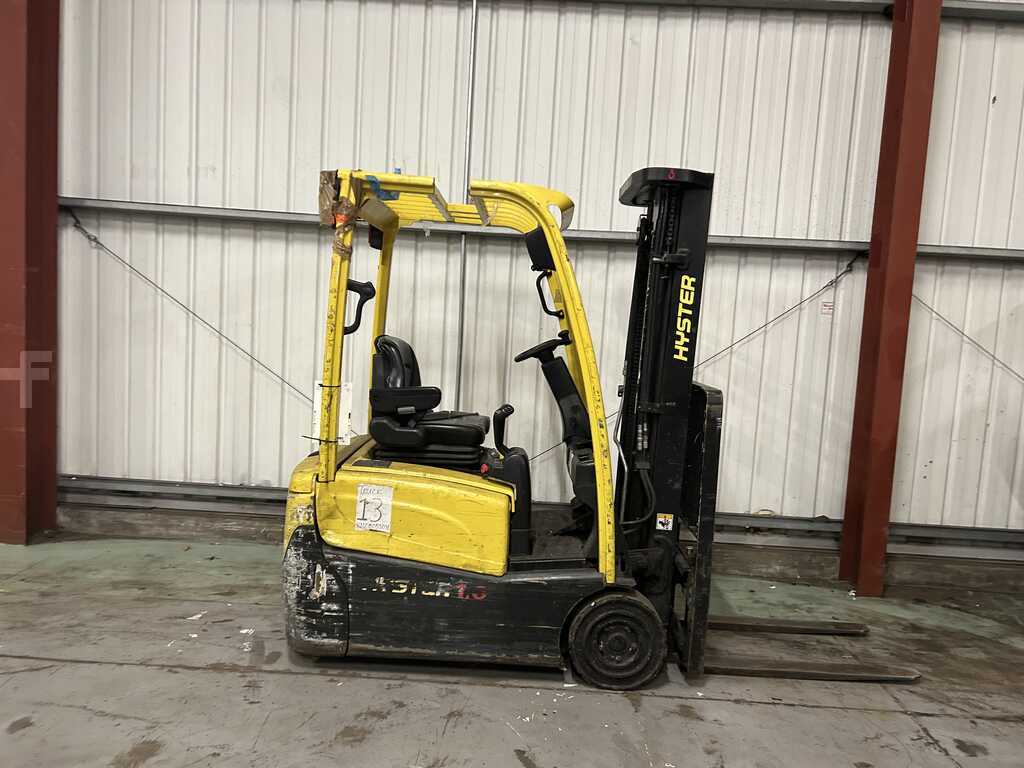 **(INCLUDES CHARGER)** 2013 HYSTER J1.6XMT ELECTRIC FORKLIFT