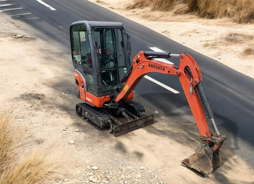 KUBOTA KX016-4 MINI EXCAVATOR (2015) – 1.6T