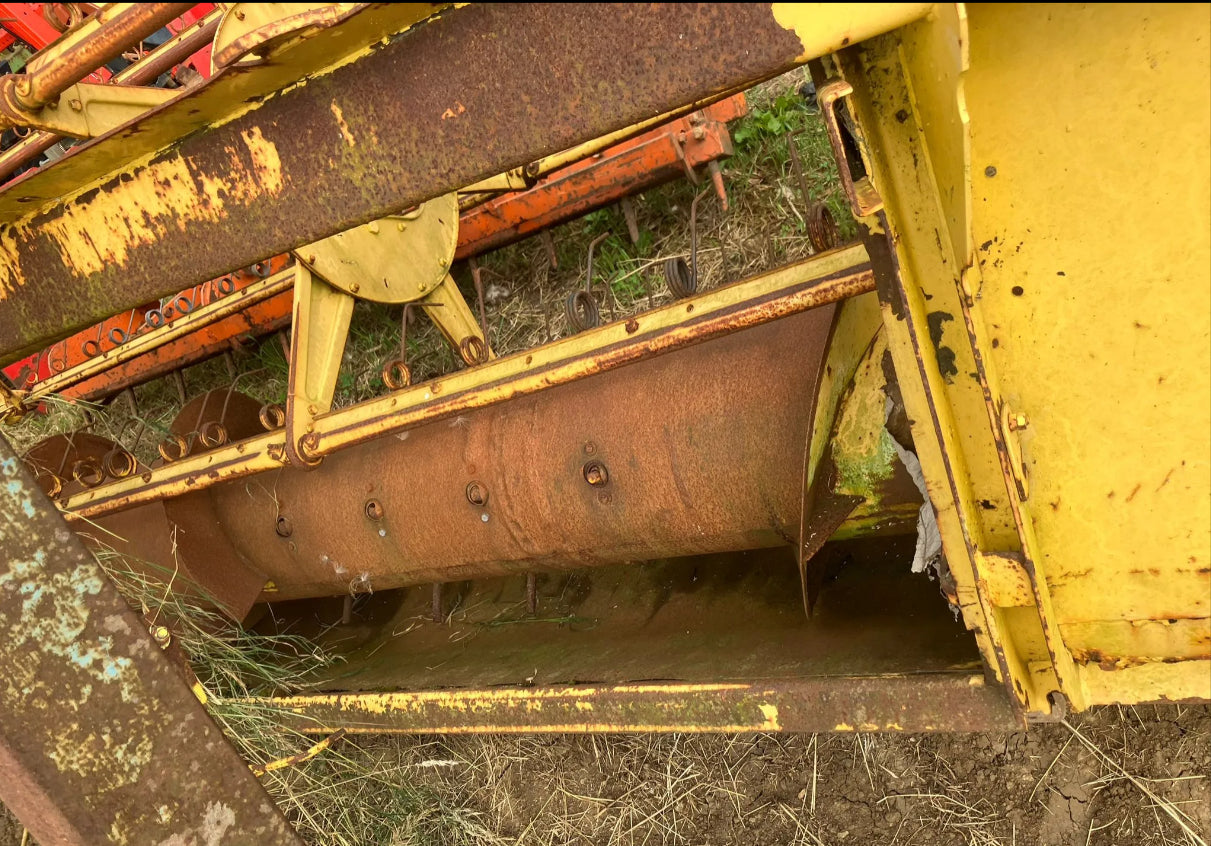 NEW HOLLAND 8040 HEADER FOR - SPARES REPAIRS