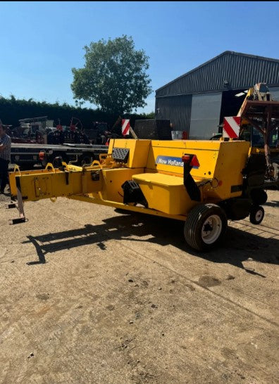 NEW HOLLAND BC5060 SQUARE BALER