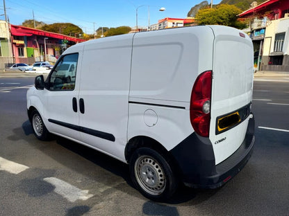 2014/64 VAUXHALL COMBO 1.3 CDTI VAN EX-LEASING COMPANY