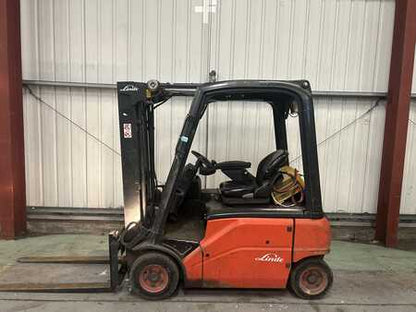 2011 LINDE E16P-01 ELECTRIC FORKLIFT - 4 WHEELS **(INCLUDES CHARGER)**