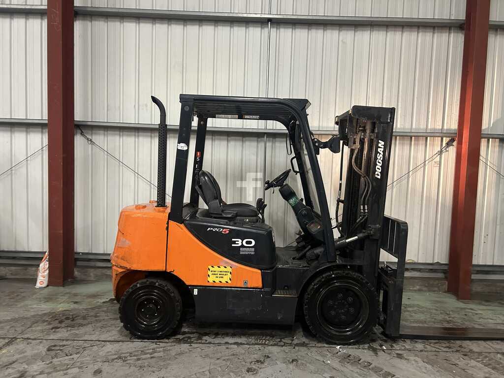 2013 DOOSAN D30S-5 DIESEL FORKLIFT – 3,000KG CAPACITY – TRIPLEX MAST