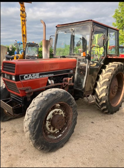 CASE IH 585 TRACTOR