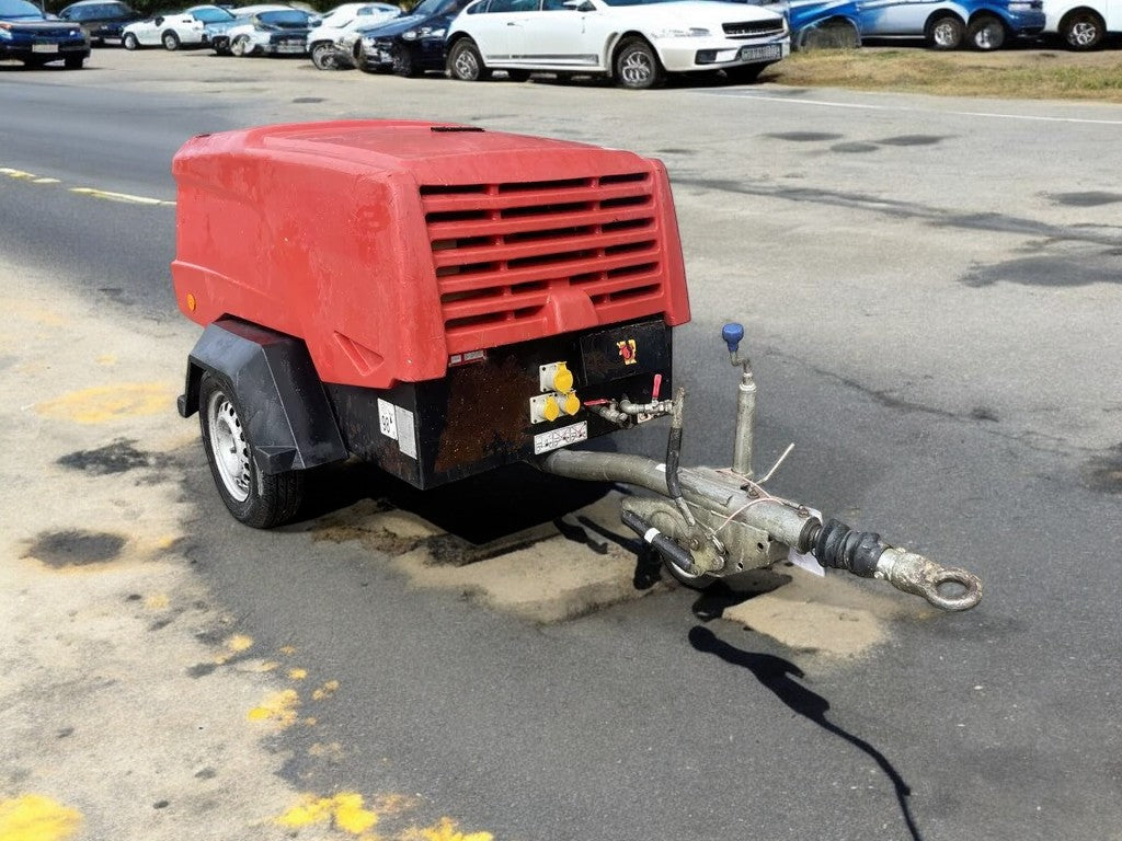 DOOSAN 7/31E+ ROAD TOWABLE COMPRESSOR WITH GENERATOR - 2016 - 3 M³/MIN (105 CFM)