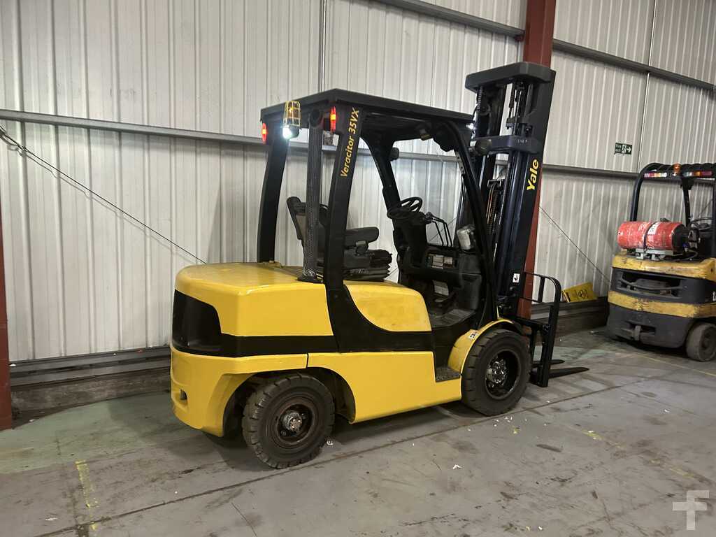 2015 YALE GDP35VX DIESEL FORKLIFT