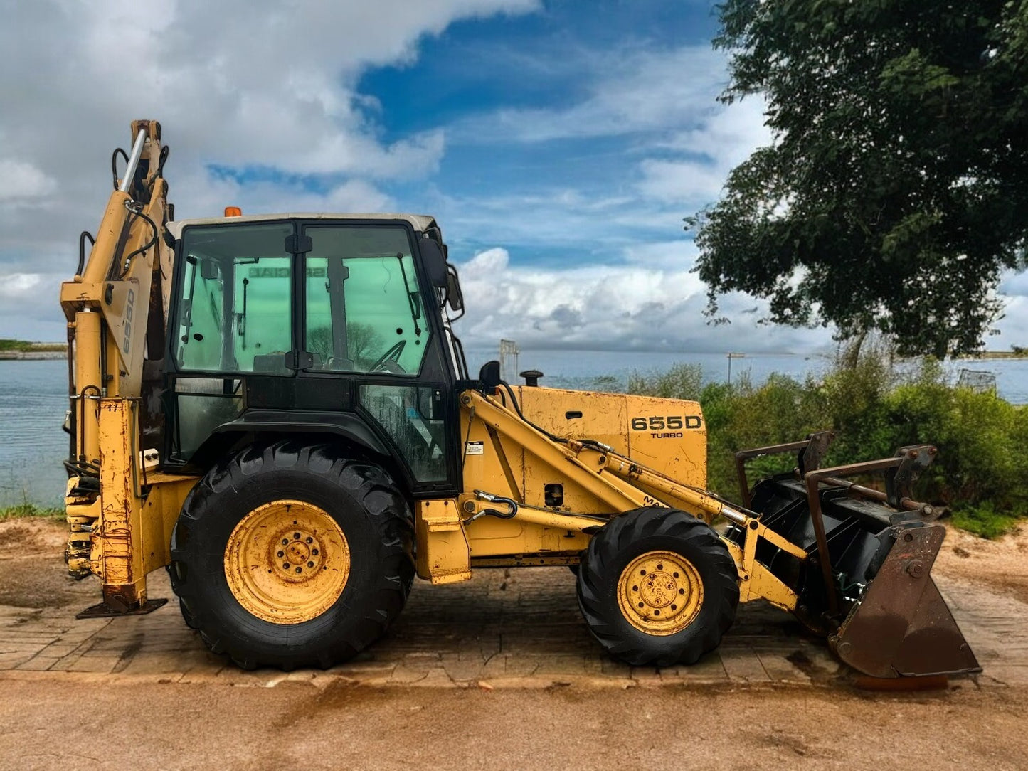 1994 FORD 655D BACKHOE LOADER HOURS: 7939