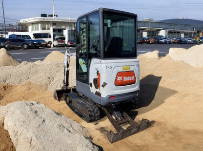 2017 BOBCAT E19 MINI EXCAVATOR WEIGHT: 1,885 KG