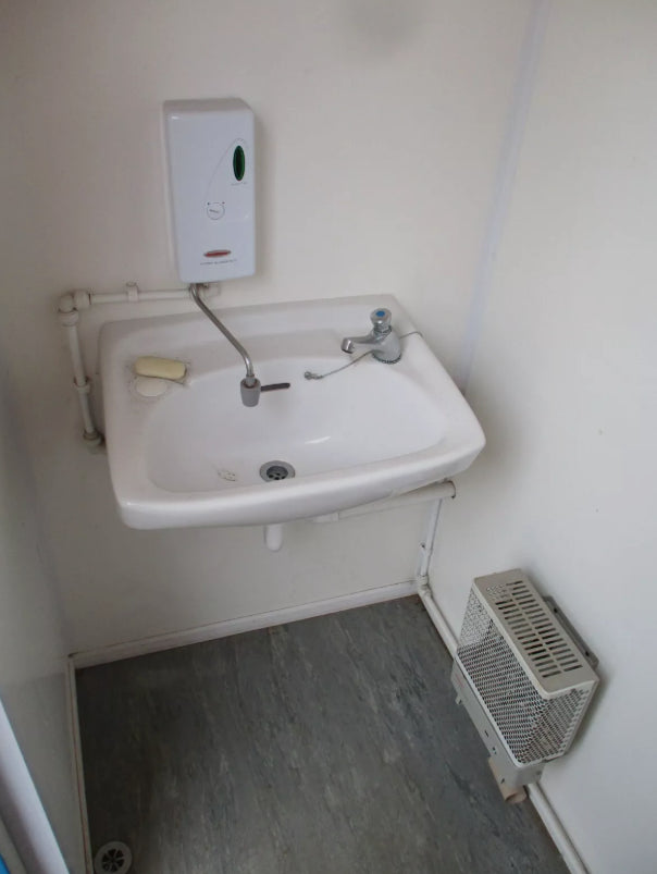 16FT SHIPPING CONTAINER TOILET BLOCK – 4 TOILETS, URINAL, AND SINKS